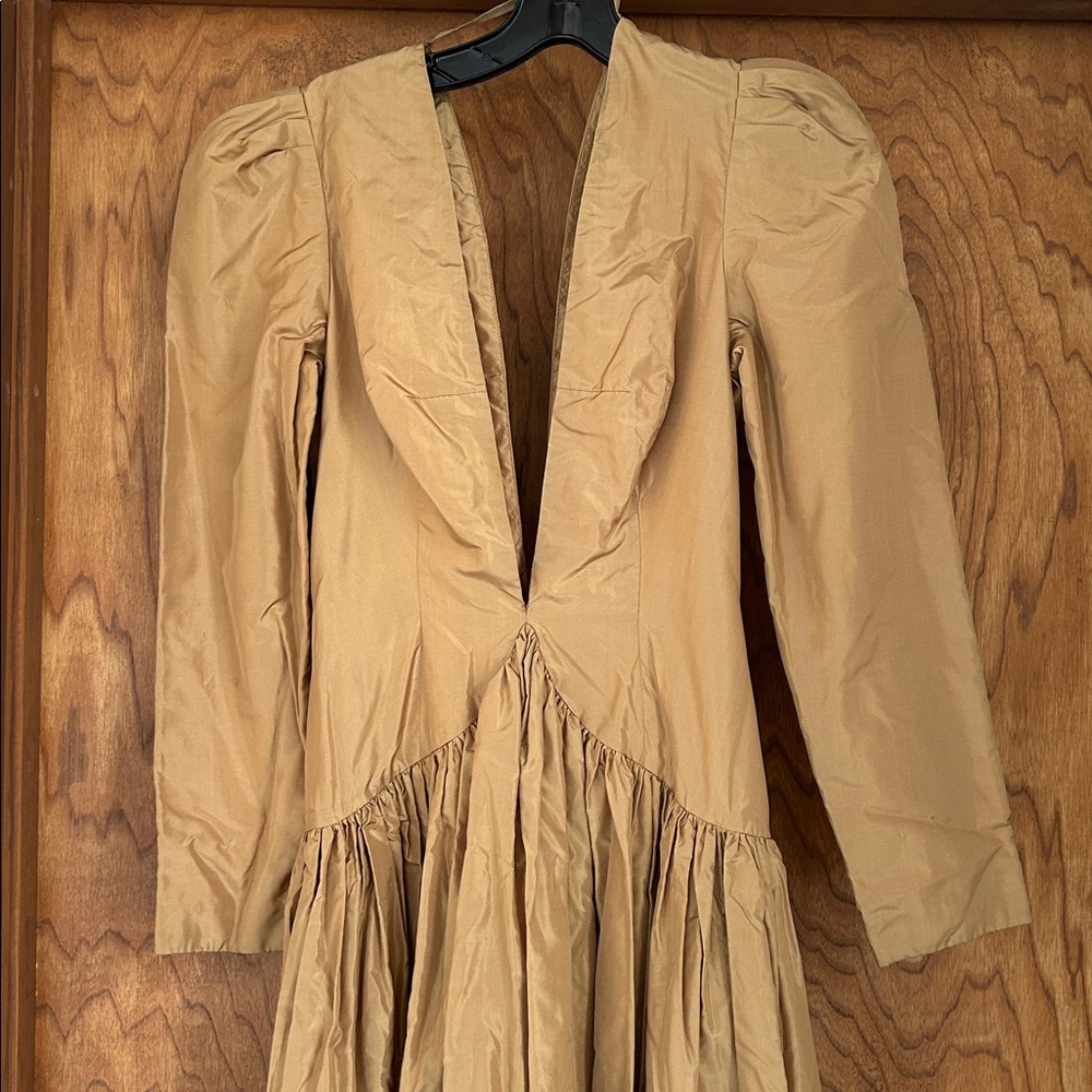 Bruce Oldfield Vintage Elegant Gold Silk Women's Dress - Picture 2 of 4